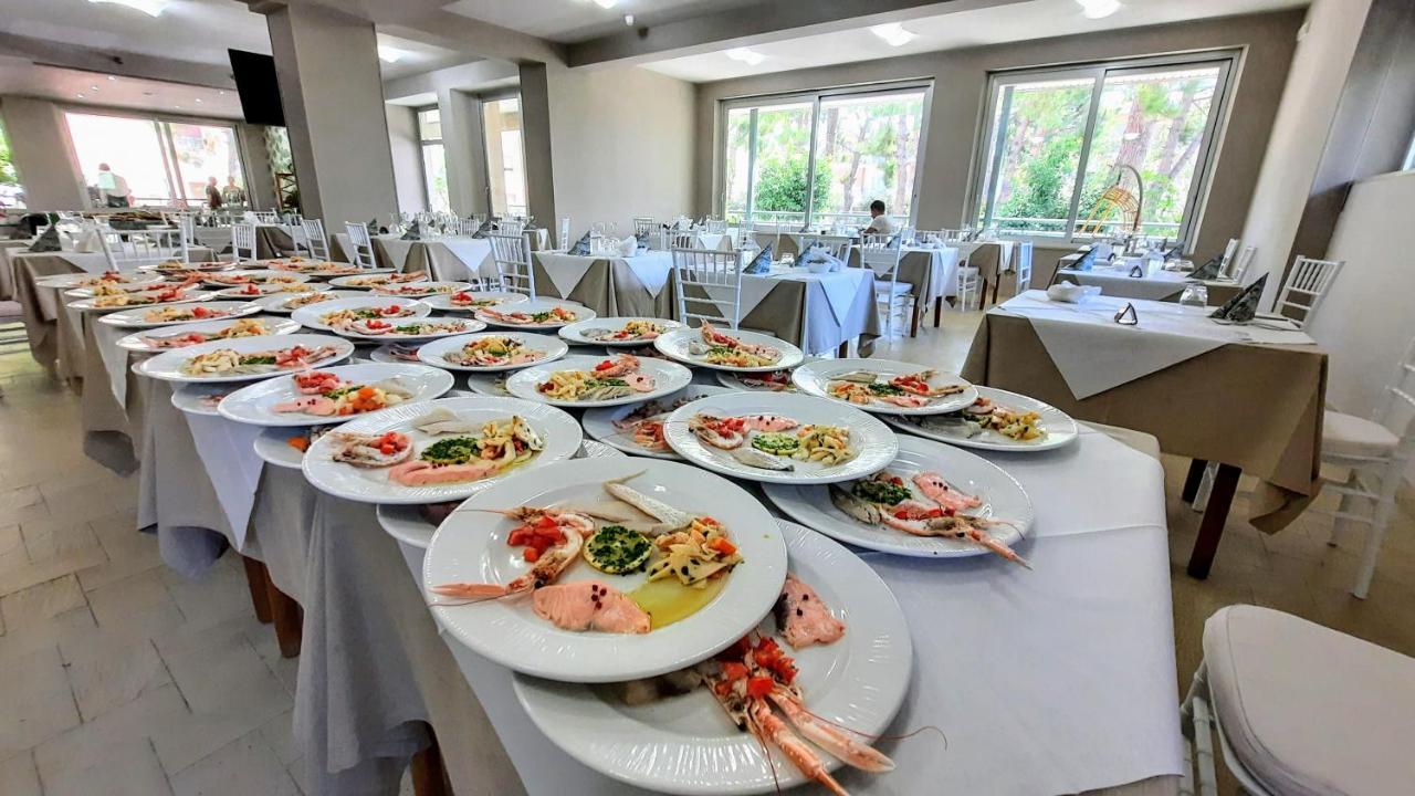 Hotel Pineta San Benedetto del Tronto Eksteriør bilde