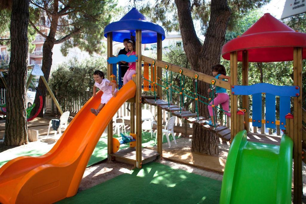 Hotel Pineta San Benedetto del Tronto Eksteriør bilde