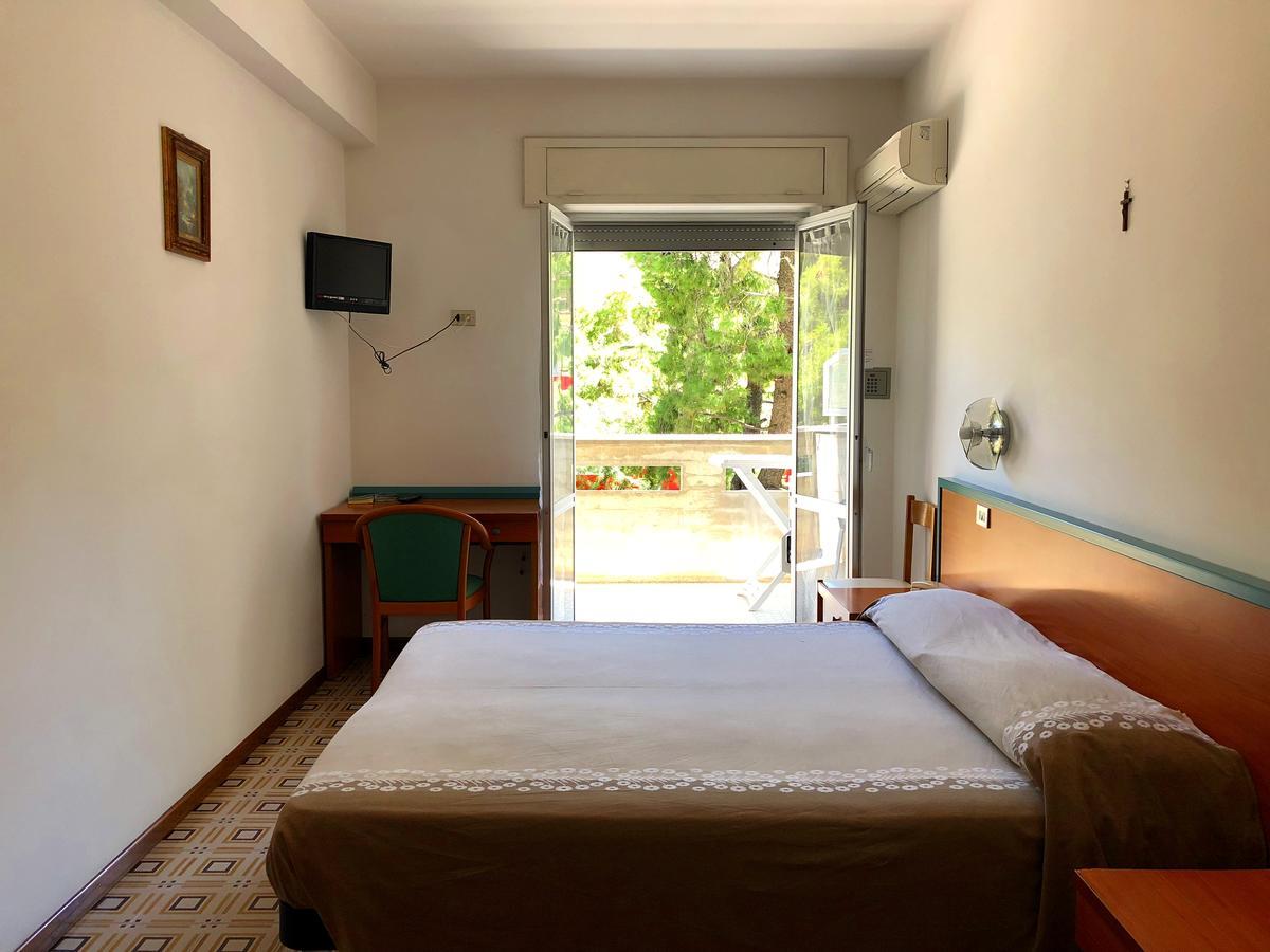 Hotel Pineta San Benedetto del Tronto Eksteriør bilde